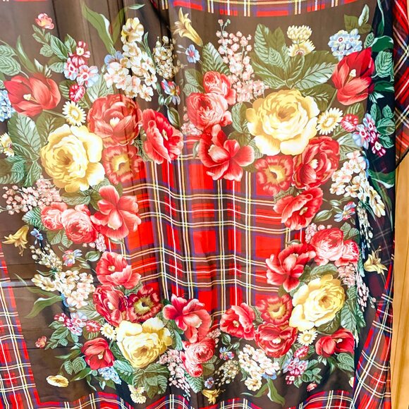 Ralph Lauren 100% Silk Scarf – Tartan Plaid with Floral Design 33”x33” Hand Rol - Picture 4 of 7